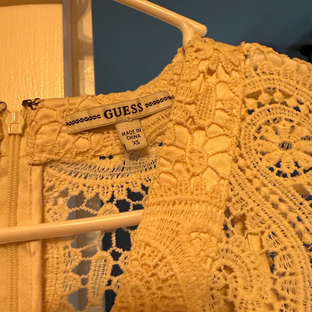 NWOT Guess Crochet Lace Dress in Cream - Picture 3 of 10